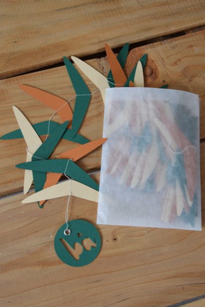 Guirlande en papier "Boomerang" - Edition Vert & Camel – Image 3
