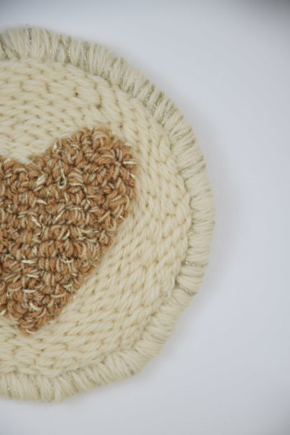 PRE-COMMANDE - Décoration "Cœur" en punch needle – Image 6