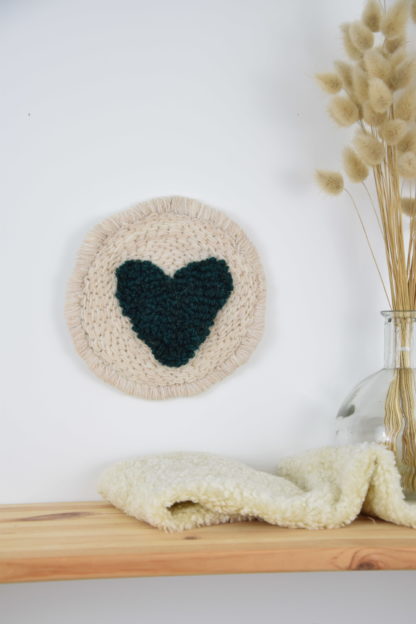 PRE-COMMANDE - Décoration "Cœur" en punch needle – Image 2