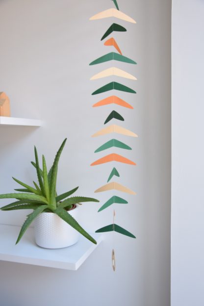 Guirlande en papier "Boomerang" - Edition Vert & Camel – Image 2