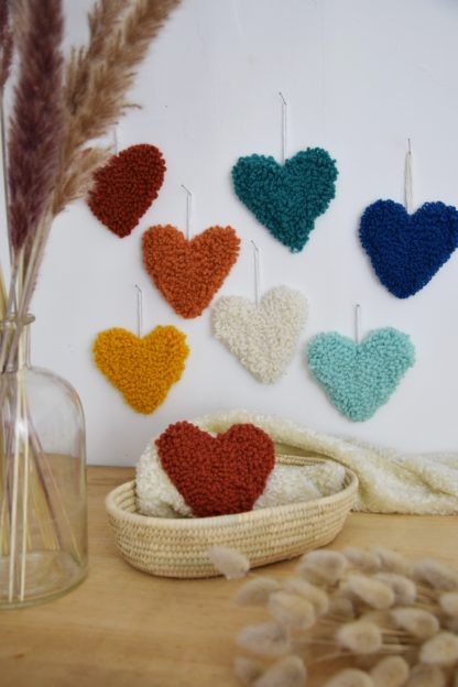 Cœur moelleux en punch needle – Image 2