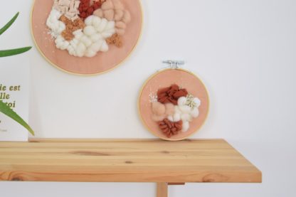 Tableau textile Terracotta et Doré – Image 2
