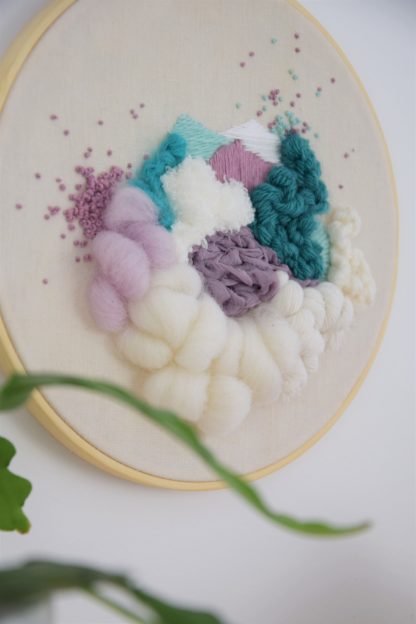 Tableau textile Emeraude et Lilas – Image 3