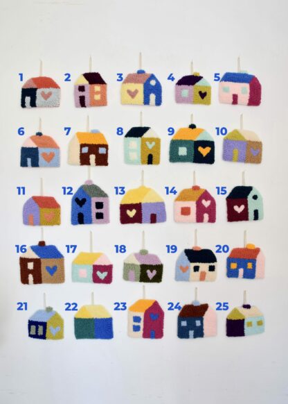Maison en punch needle – Image 2
