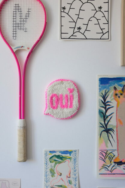 Déco murale punch needle "OUI" – Maison Bâ x Robo Typo