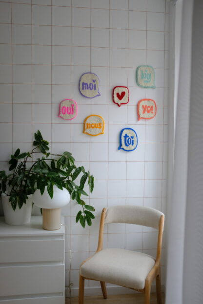 Déco murale "YO" punch needle - Maison Bâ X Robo Typo – Image 2